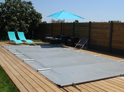 Berry Piscines Abris Et Spa Pisciniste Chateauroux Bache A Barre