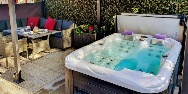 Berry Piscines Abris Et Spa Pisciniste Chateauroux Hydrotherapie
