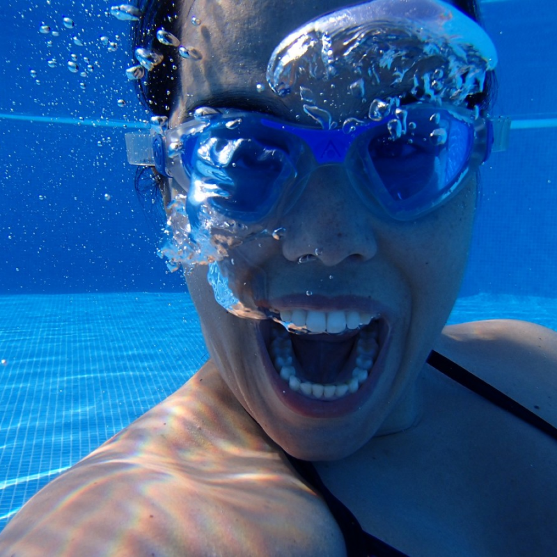Berry Piscines Abris Et Spa Pisciniste Chateauroux Drown Frustration Rage Under Water Pool Cry 844221 1 1